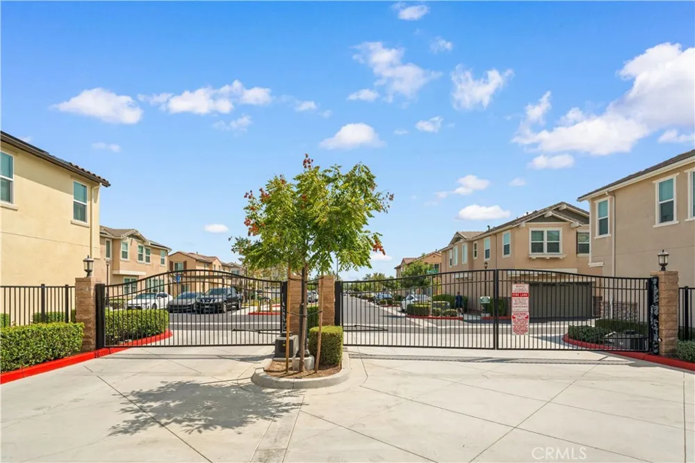 5564 Valencia Montclair, CA 91762