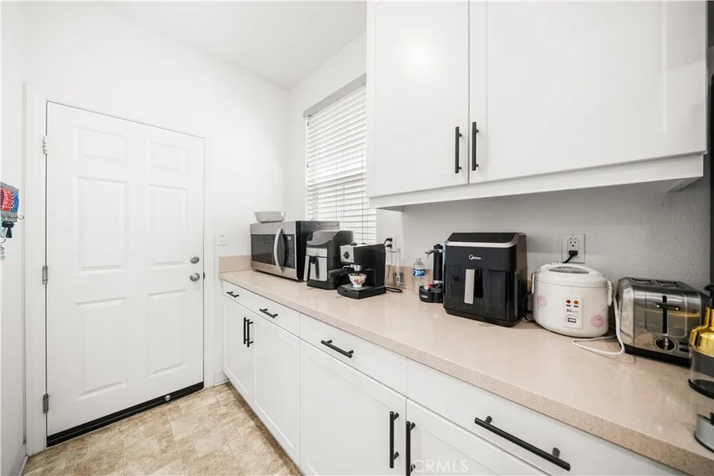 5564 Valencia Montclair, CA 91762