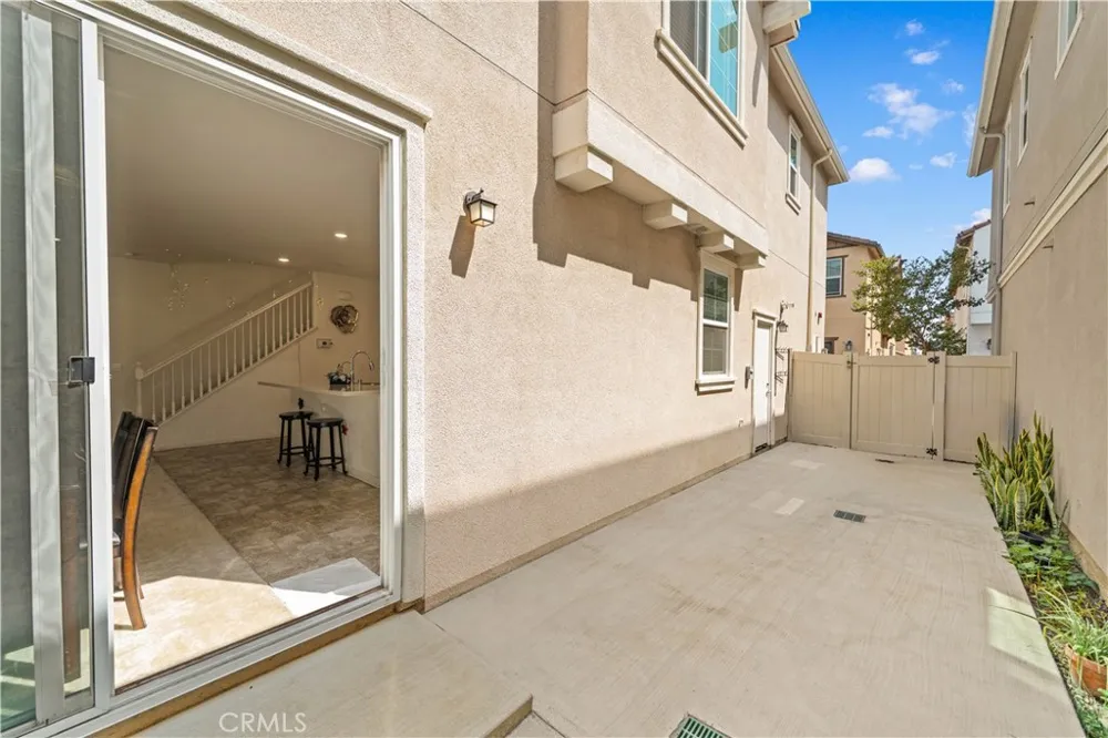 5564 Valencia Montclair, CA 91762