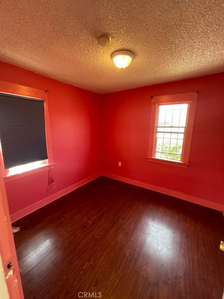 530 W Poplar Compton, CA 90220