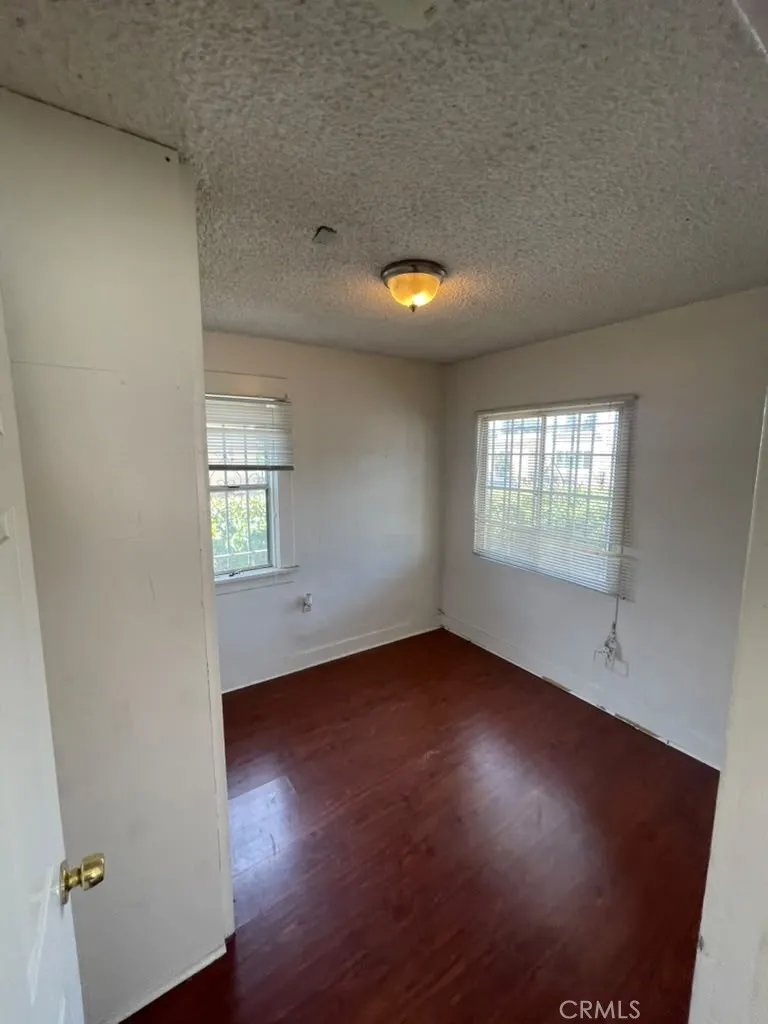 530 W Poplar Compton, CA 90220