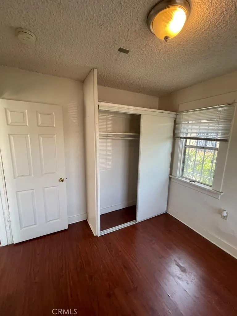 530 W Poplar Compton, CA 90220