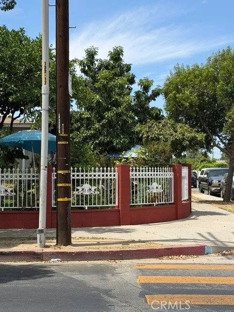 14800 Lanark Panorama City, CA 91402