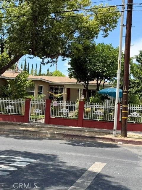 14800 Lanark Panorama City, CA 91402
