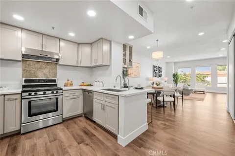 1401 Mission Street #208