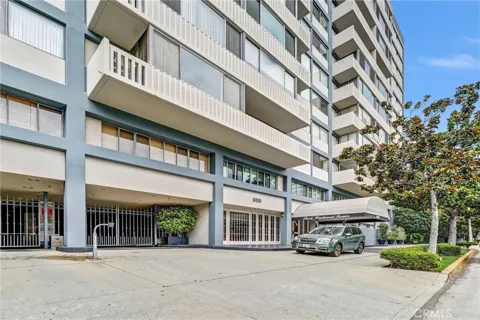 969 Hilgard Avenue #706