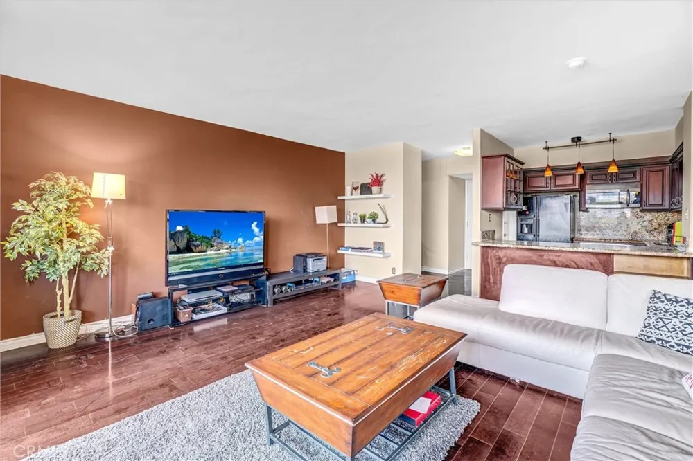 969 Hilgard Avenue #706 Los Angeles, CA 90024