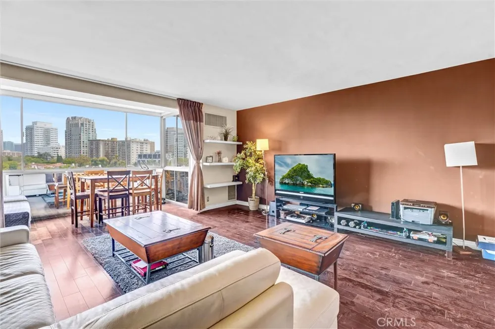 969 Hilgard Avenue #706 Los Angeles, CA 90024