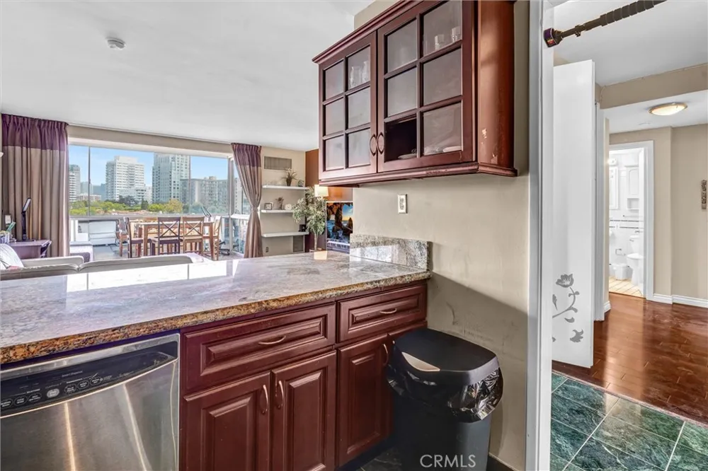 969 Hilgard Avenue #706 Los Angeles, CA 90024