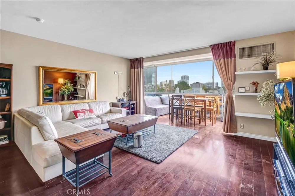 969 Hilgard Avenue #706 Los Angeles, CA 90024