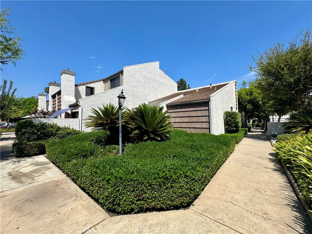594 W Huntington #C Arcadia, CA 91007