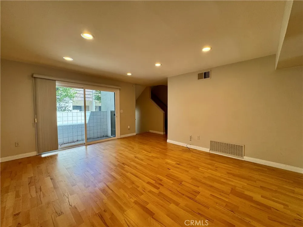 594 W Huntington #C Arcadia, CA 91007