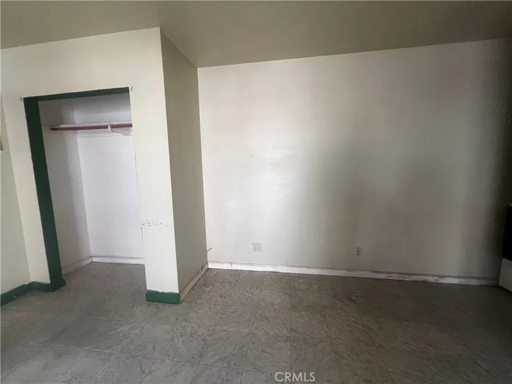 119 Walnut Needles, CA 92363