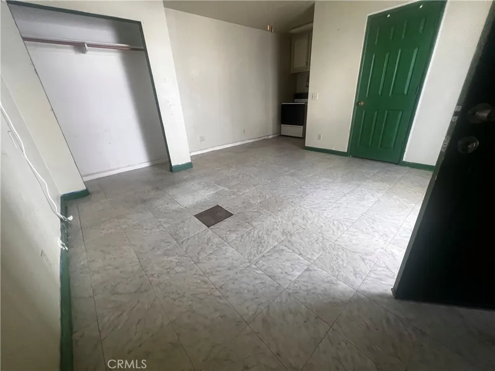 119 Walnut Needles, CA 92363