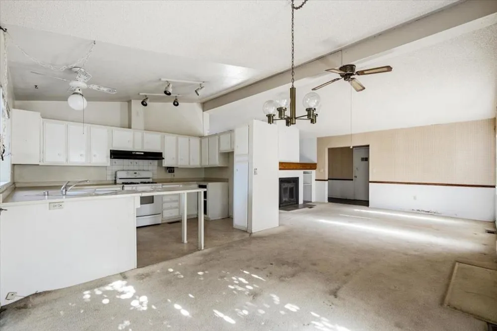 77883 Chandler Way Palm Desert, CA 92211