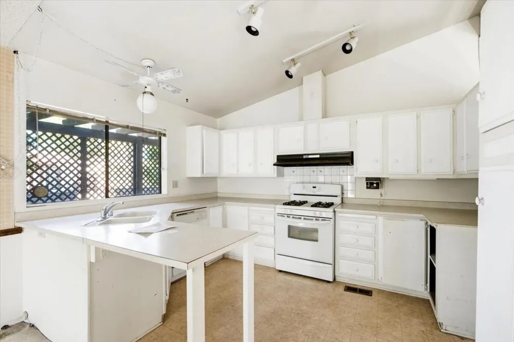 77883 Chandler Way Palm Desert, CA 92211