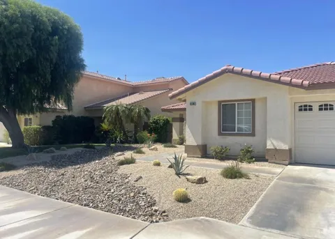 43595 Reclinata Way