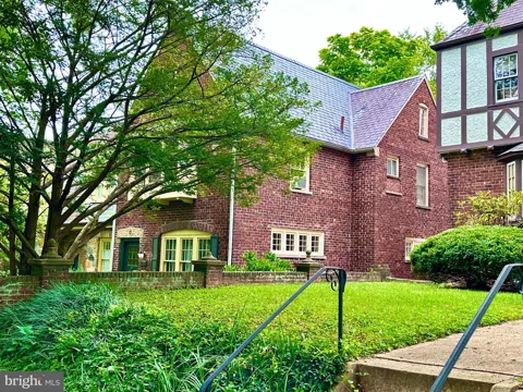 4422 GREENWICH PARKWAY NW
