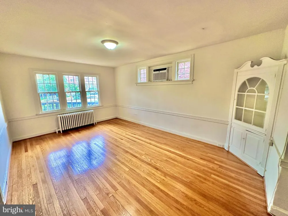 4422 GREENWICH PARKWAY NW Washington, DC 20007