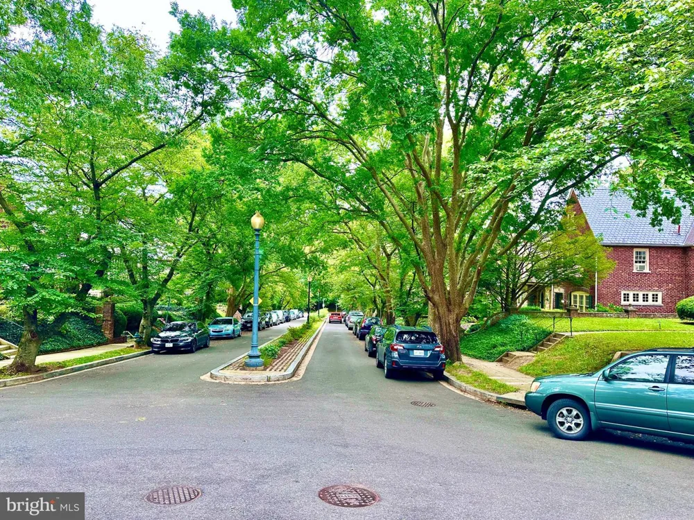 4422 GREENWICH PARKWAY NW Washington, DC 20007