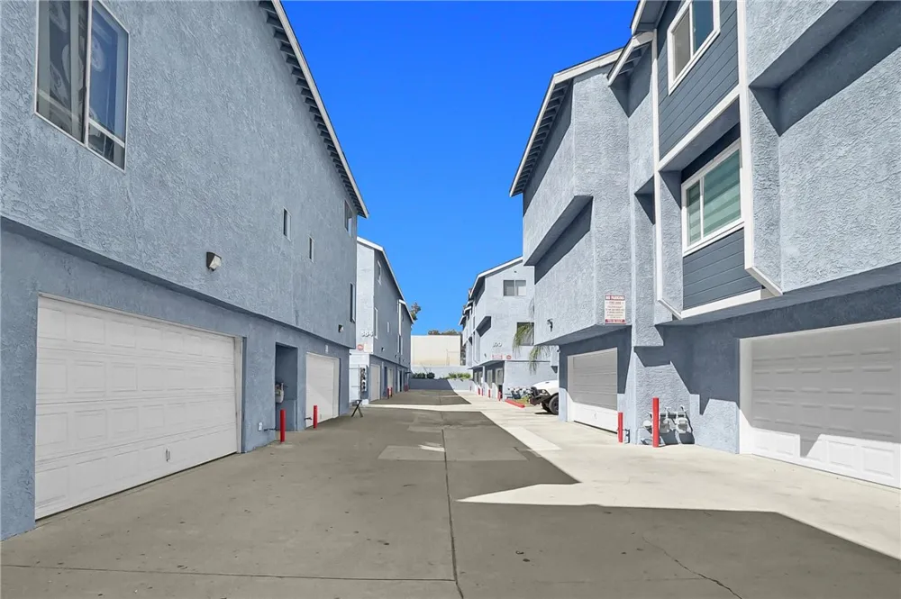862 W Mines Avenue Montebello, CA 90640