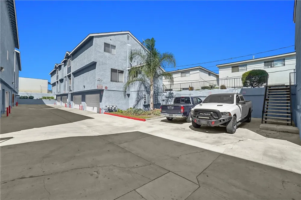 862 W Mines Avenue Montebello, CA 90640