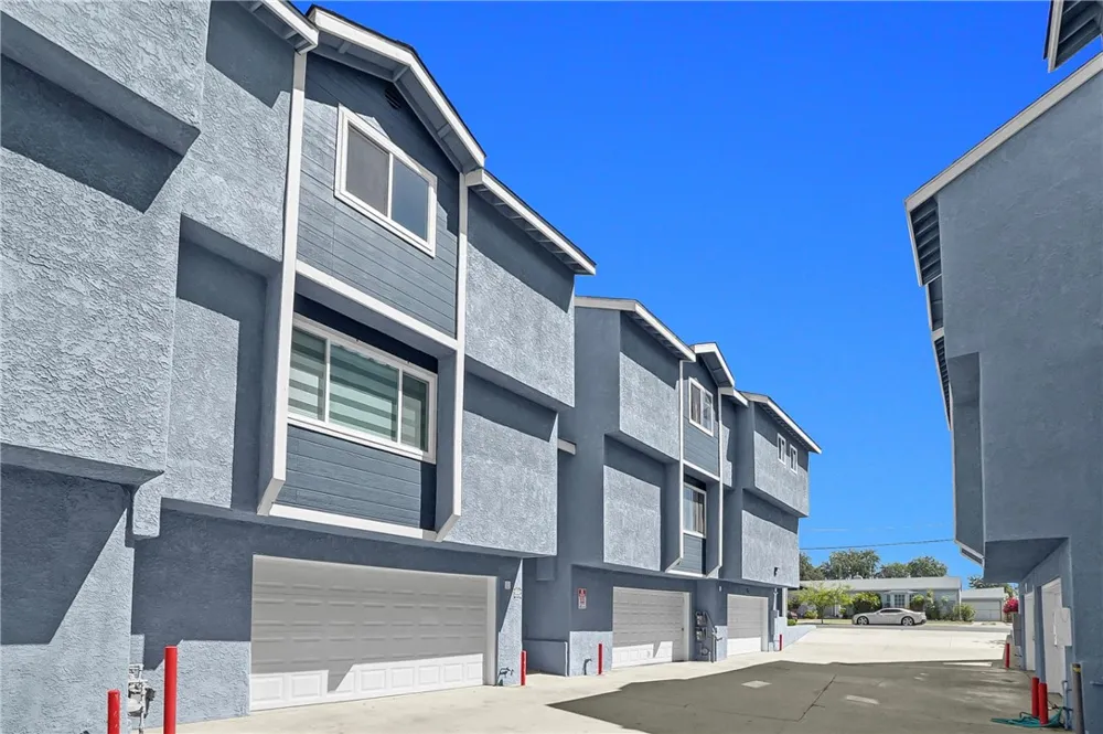 862 W Mines Avenue Montebello, CA 90640