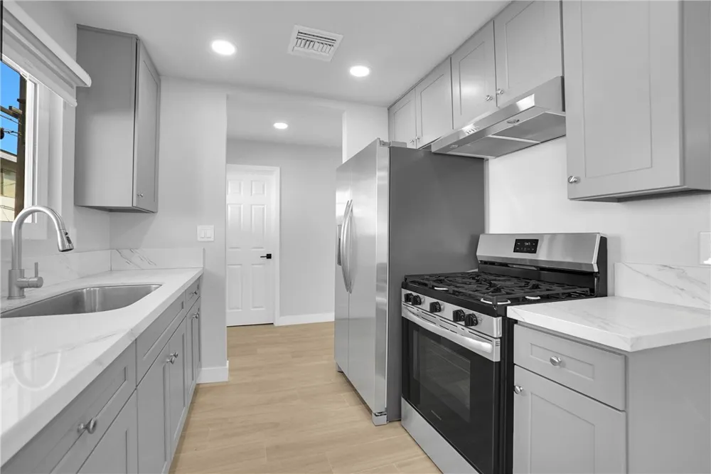 862 W Mines Avenue Montebello, CA 90640