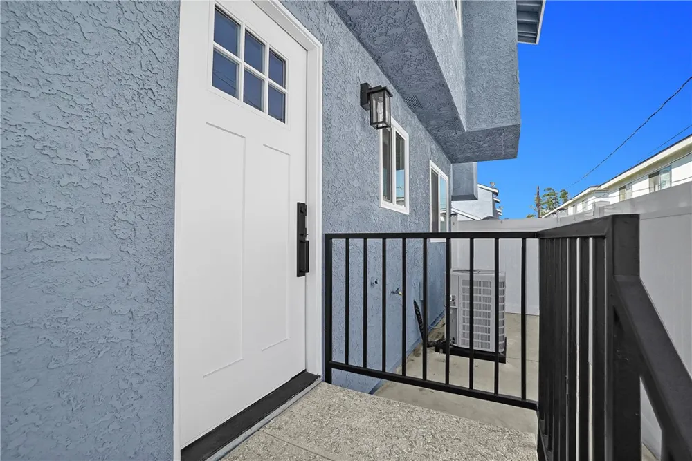 862 W Mines Avenue Montebello, CA 90640