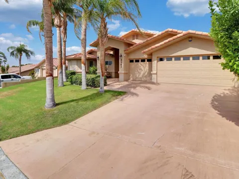 8541 Clubhouse