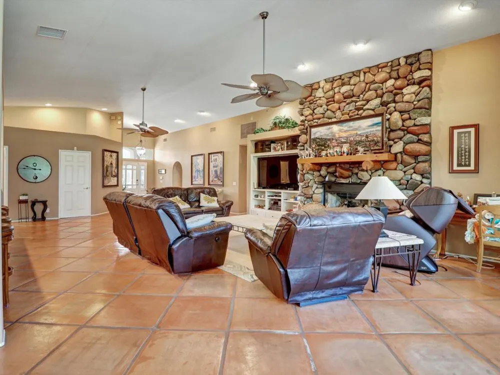 8541 Clubhouse Desert Hot Springs, CA 92240