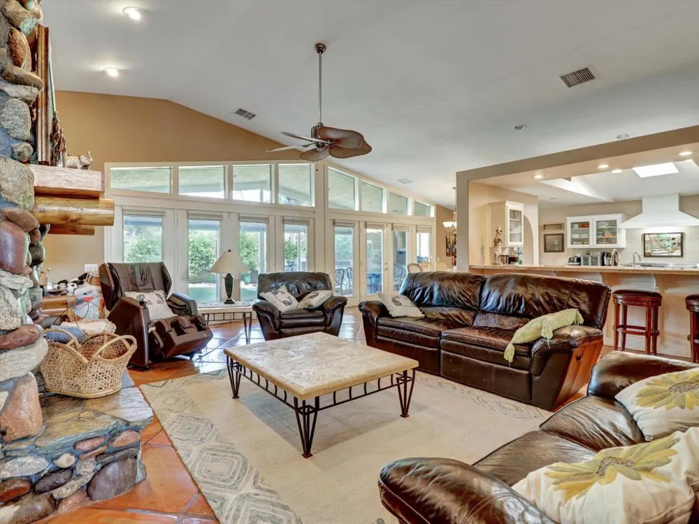 8541 Clubhouse Desert Hot Springs, CA 92240