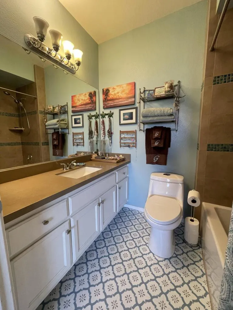 555 Maine Avenue #310 Long Beach, CA 90802