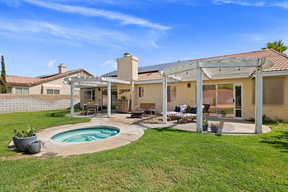 42639 Devonshire Street Palm Desert, CA 92211