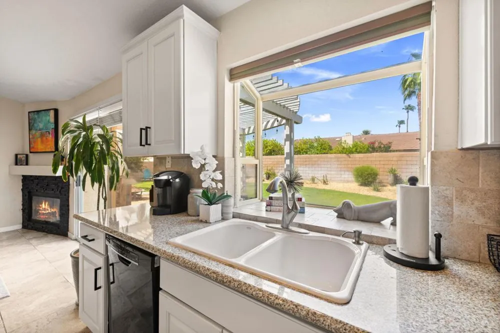 42639 Devonshire Street Palm Desert, CA 92211
