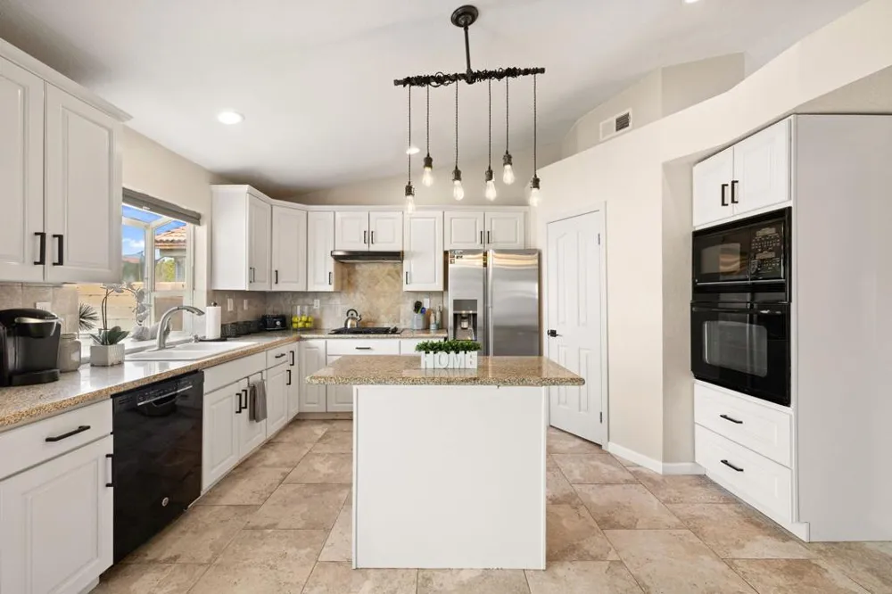 42639 Devonshire Street Palm Desert, CA 92211