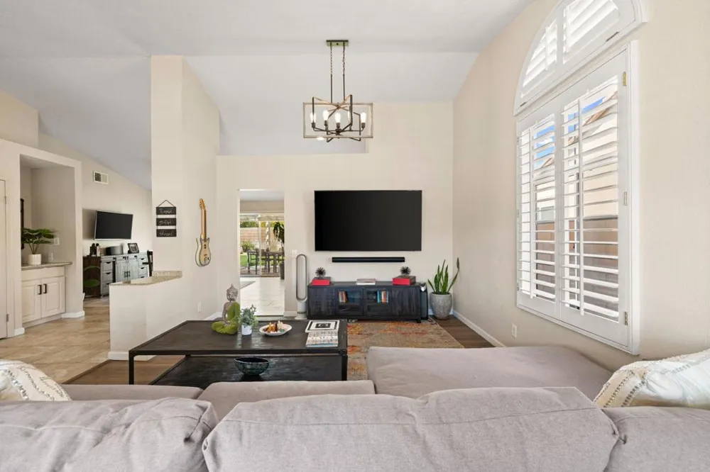 42639 Devonshire Street Palm Desert, CA 92211