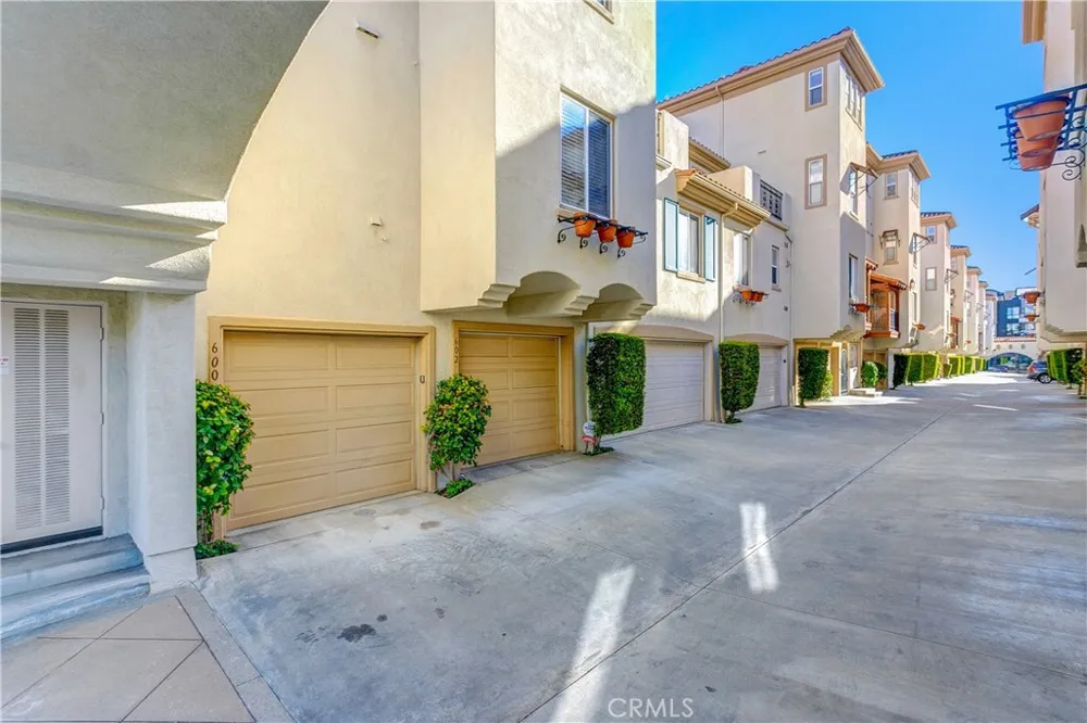 600 E Walnut Pasadena, CA 91101