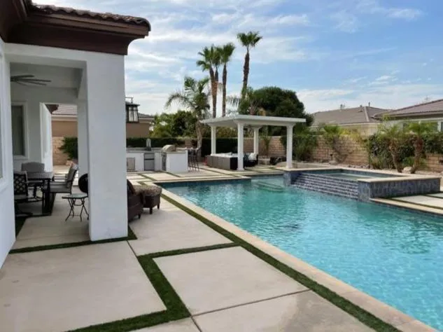105 Rubino Court Palm Desert, CA 92211