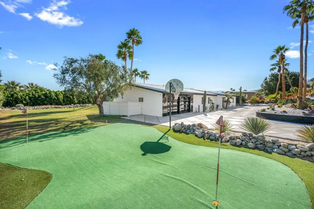 2380 Leonard Road Palm Springs, CA 92262