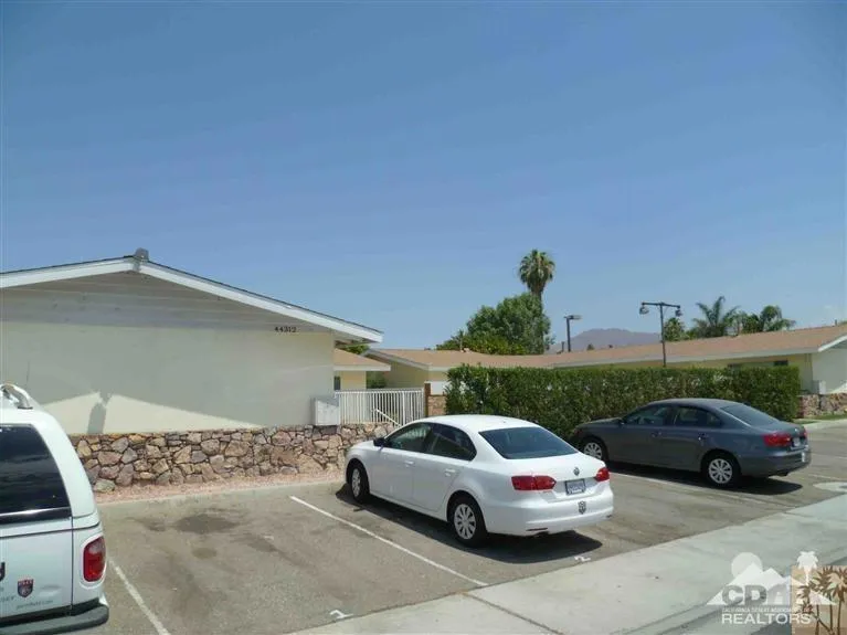 44330 San Pablo Avenue #6 Palm Desert, CA 92260