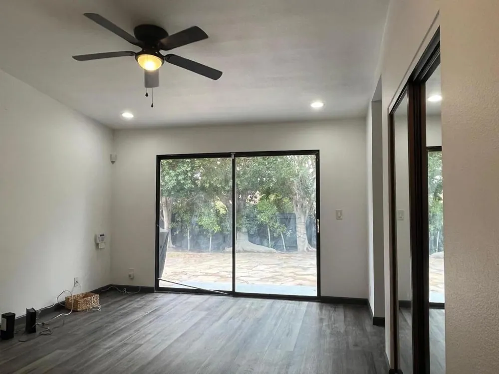 1233 E Via Escuela Palm Springs, CA 92262