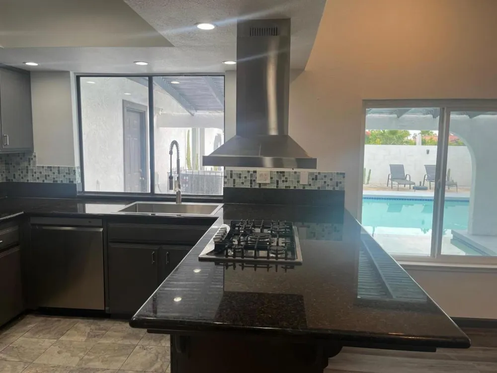 1233 E Via Escuela Palm Springs, CA 92262