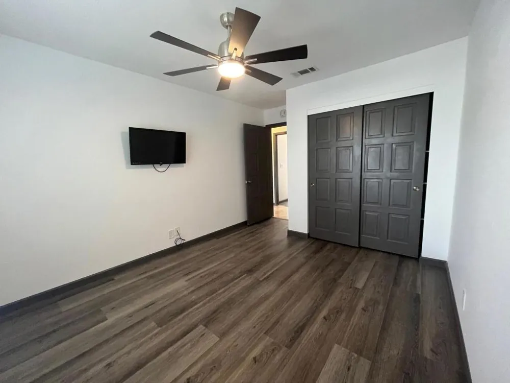 1233 E Via Escuela Palm Springs, CA 92262