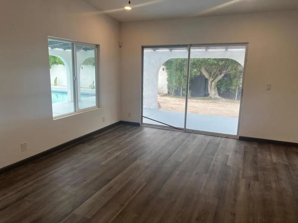 1233 E Via Escuela Palm Springs, CA 92262
