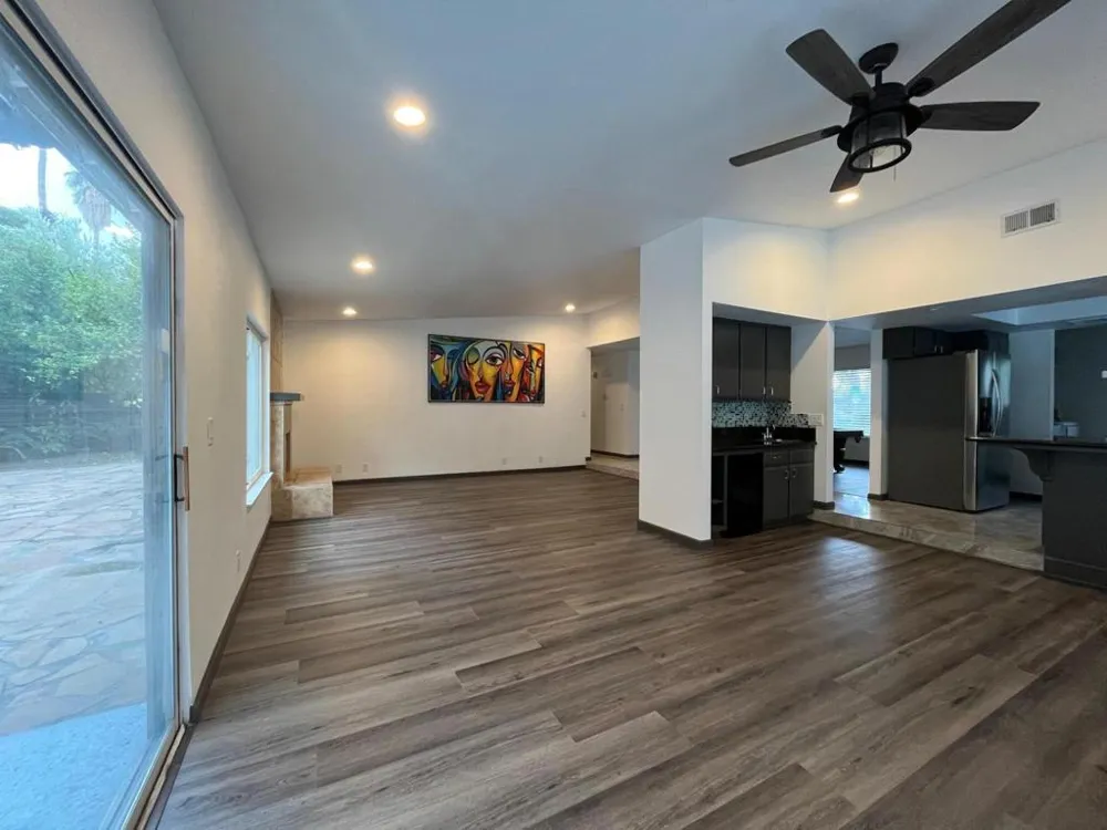 1233 E Via Escuela Palm Springs, CA 92262