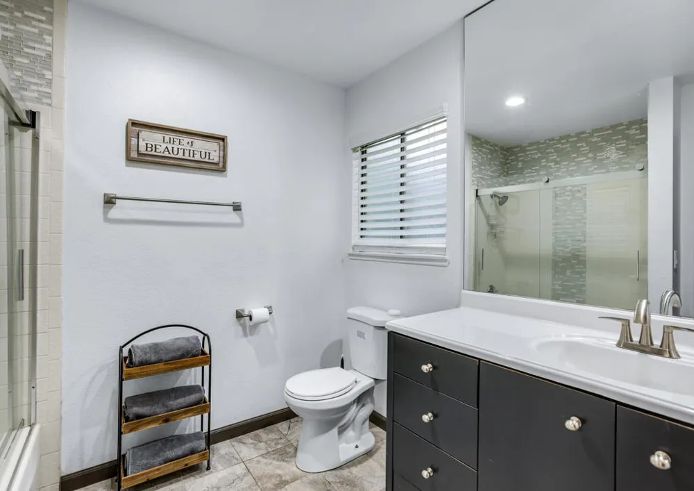 1233 E Via Escuela Palm Springs, CA 92262