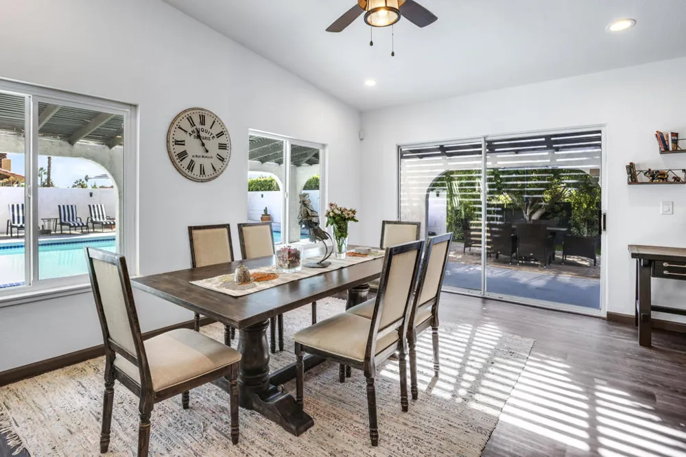 1233 E Via Escuela Palm Springs, CA 92262