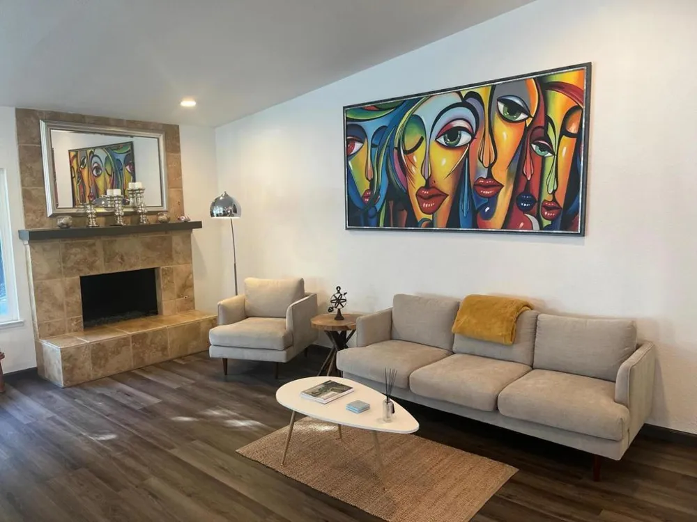1233 E Via Escuela Palm Springs, CA 92262