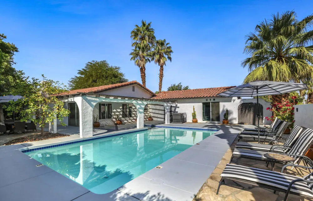 1233 E Via Escuela Palm Springs, CA 92262